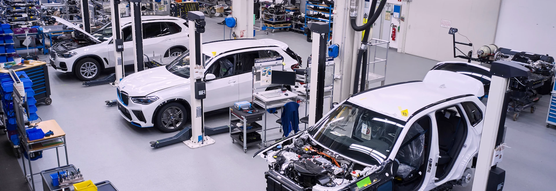 BMW starts production of hydrogen-powered X5